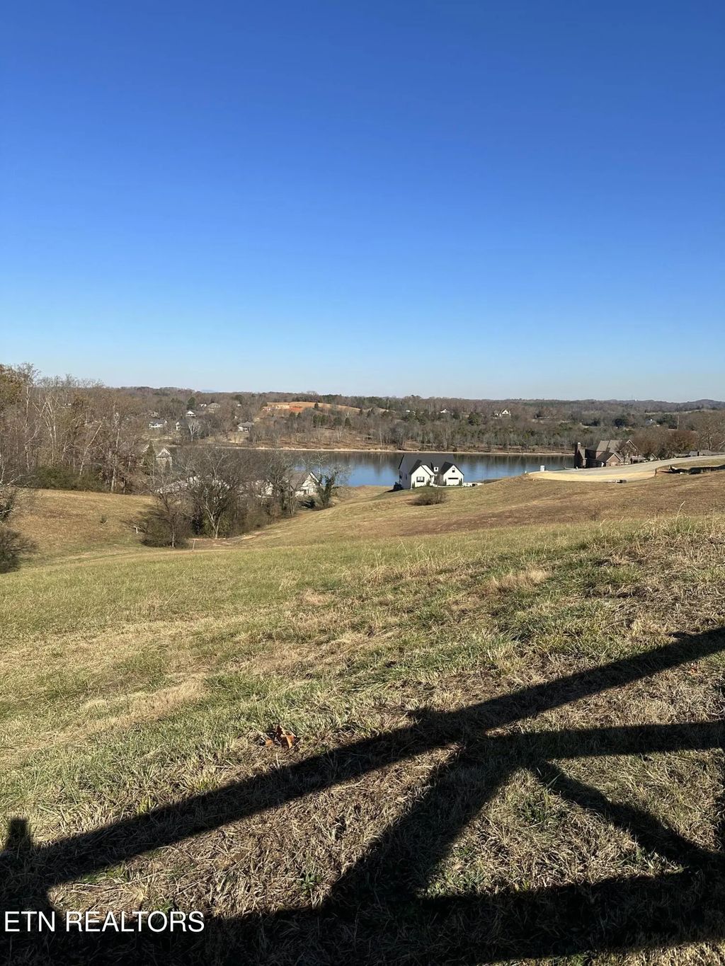 590 River Rd, Loudon