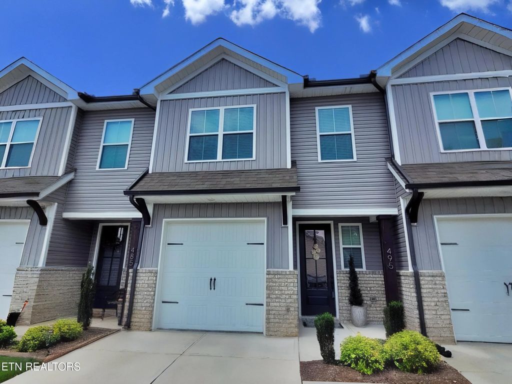 495 Harper Village Way, Lenoir City
