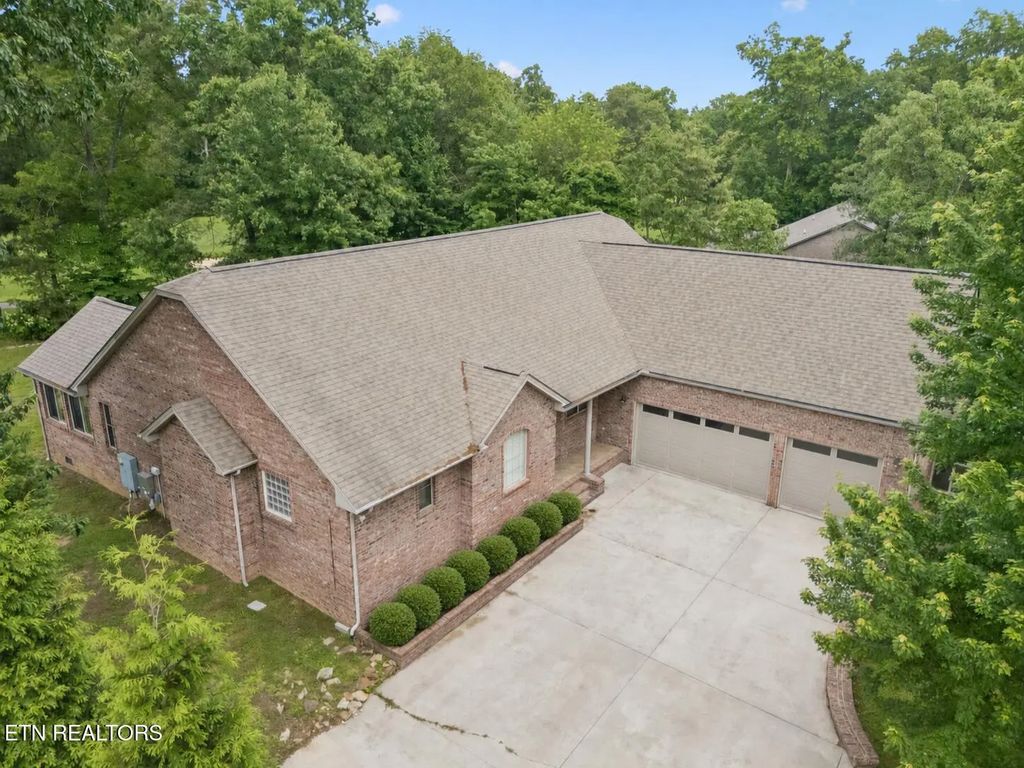 54 Fairway Court, Crossville