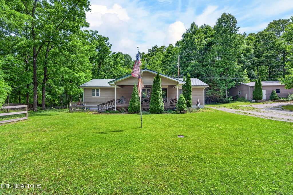 548 Lantana Firetower Rd, Crossville