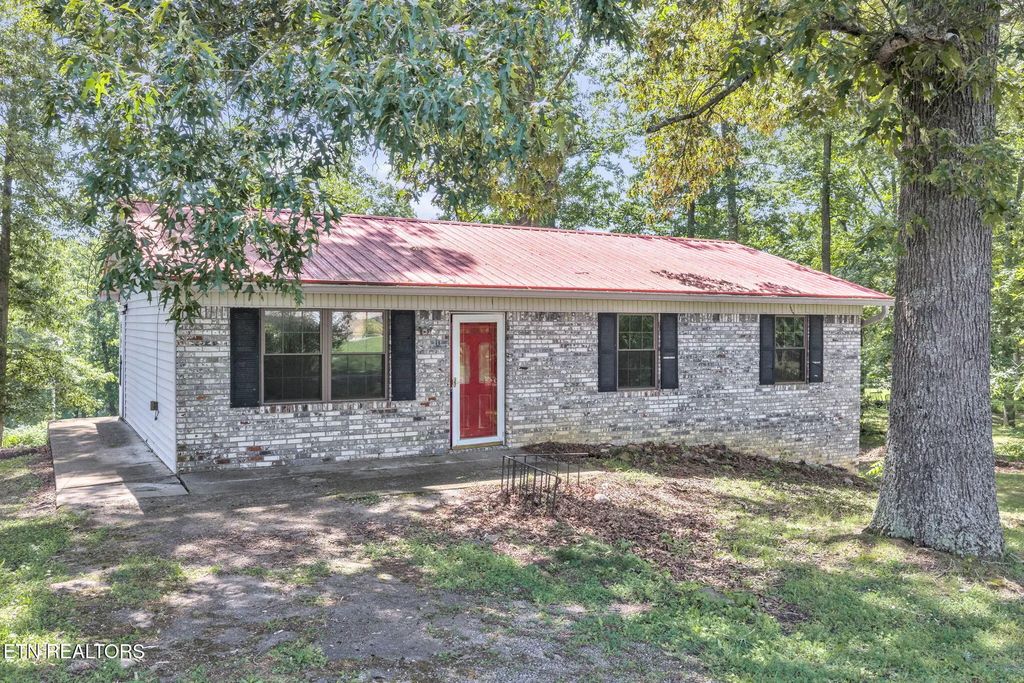 322 Idlewild Drive, White Pine