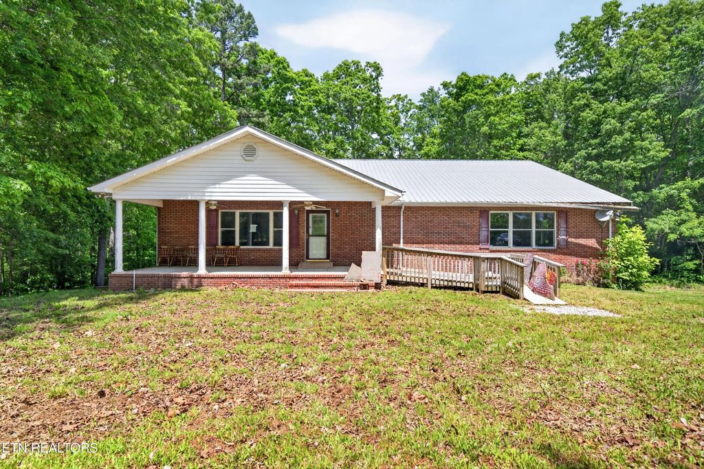 1161 Charlie Doss Rd, Jamestown