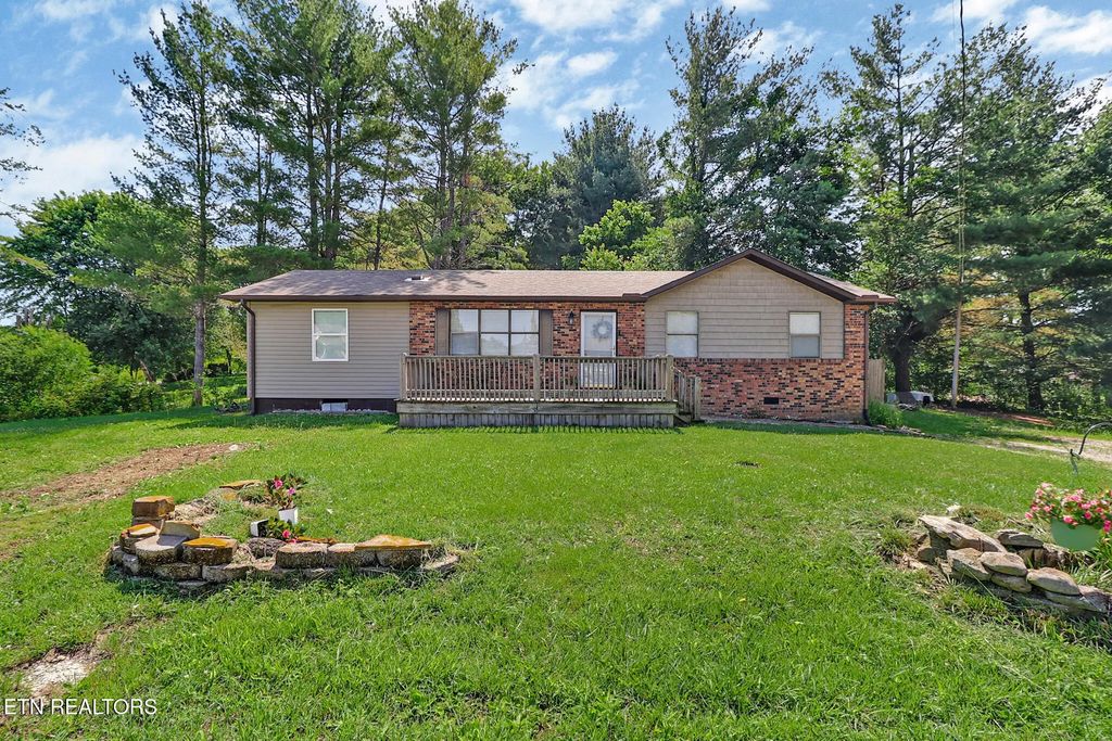 730 Iris Ave, Jamestown