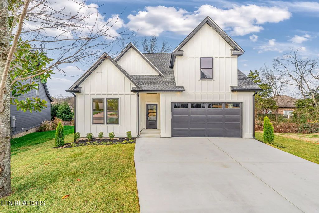 5034 Grove Park Court, Cleveland