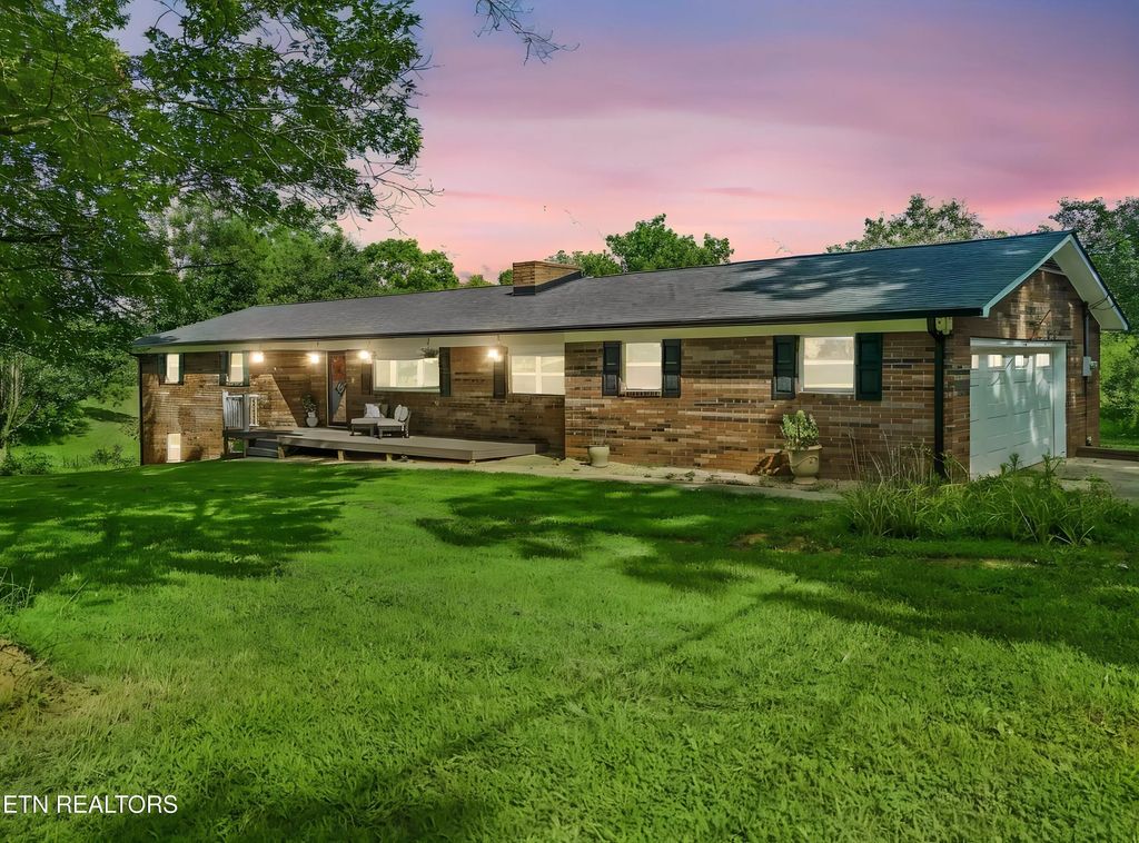 5160 Indian Warpath Rd, Maryville