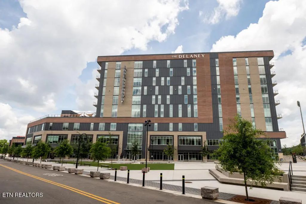 122 Stadium Way 710, Knoxville