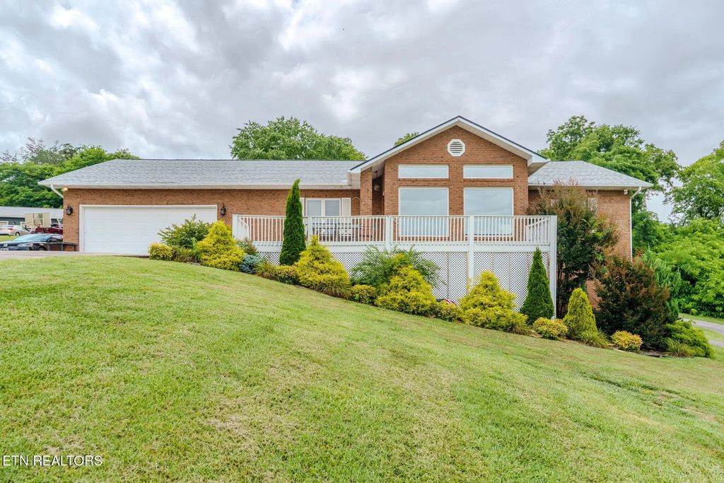 940 Hilltop Lane, Kodak