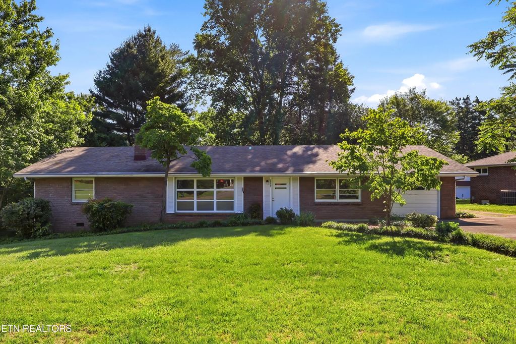 5330 Ne Lavesta Rd, Knoxville