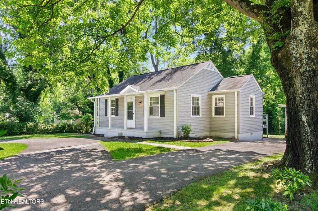3922 Briargate Ave, Knoxville