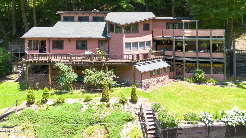 800 Tumbling Creek Rd, Erwin