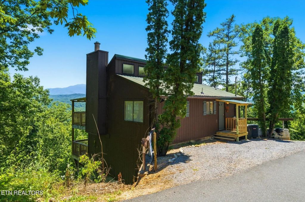 1846 Blue Tick Way, Sevierville