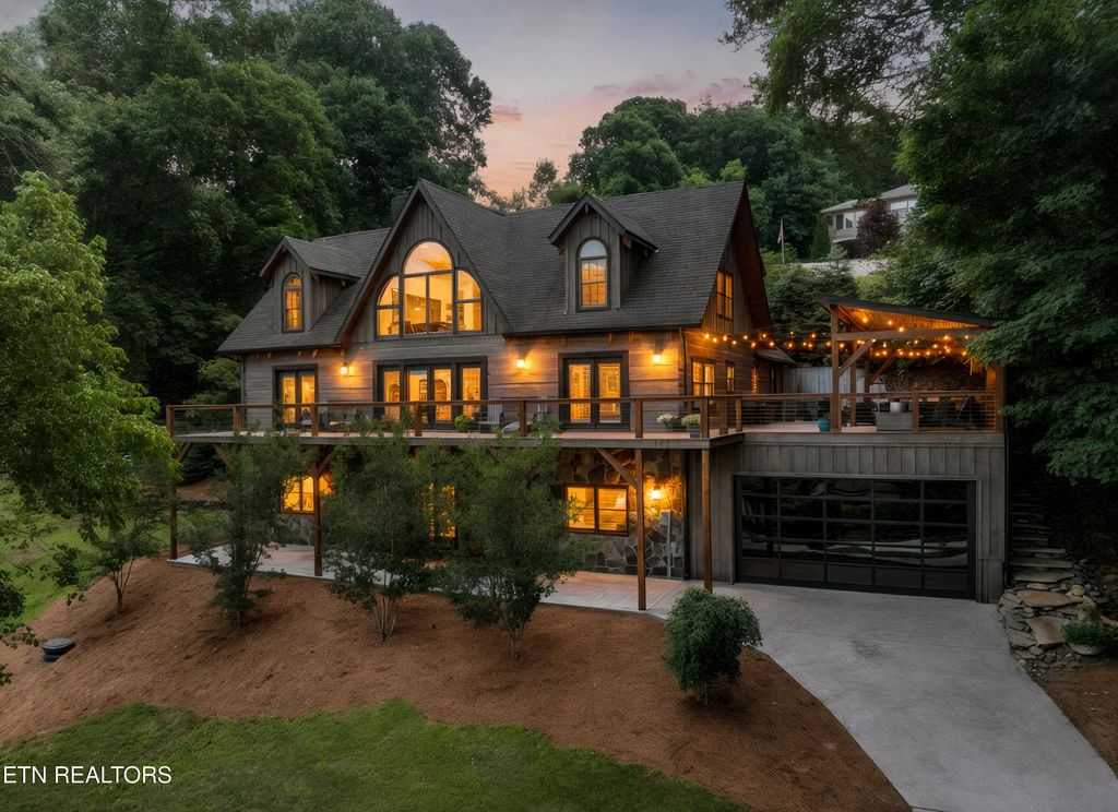 198 E Cove Drive, Greenback