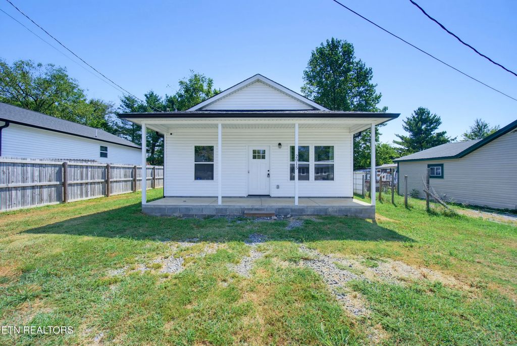 2015 Se Blythe Ave, Cleveland