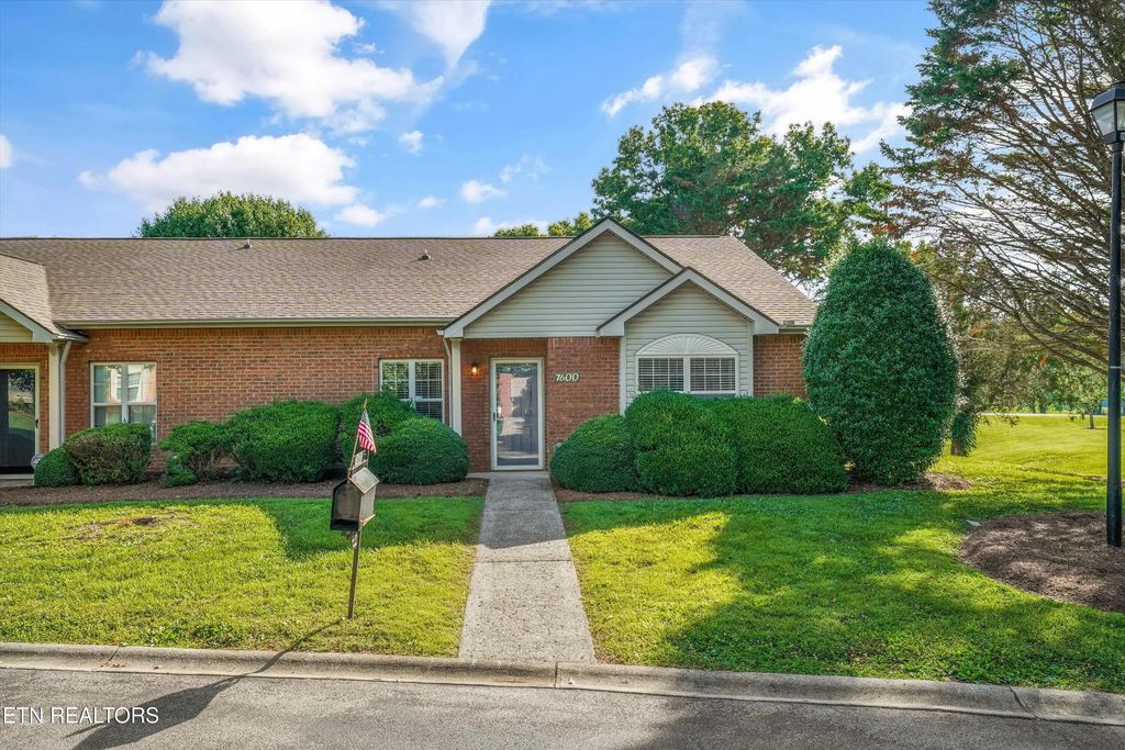 7600 Pauline Way, Knoxville