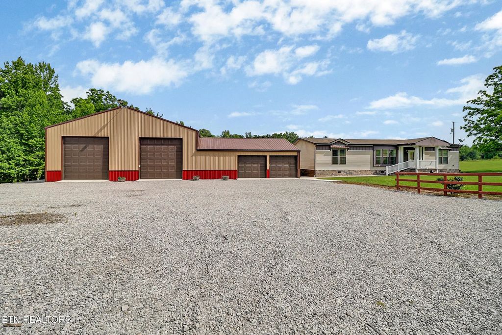 2734 Blaylock Rd, Crossville