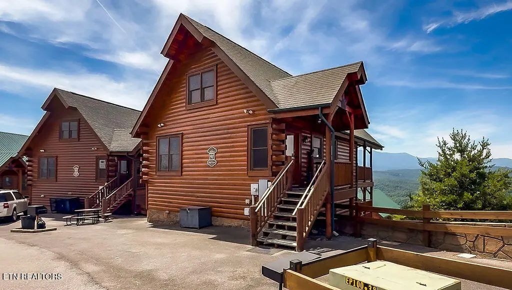2214 Towering Hemlock Drive, Sevierville