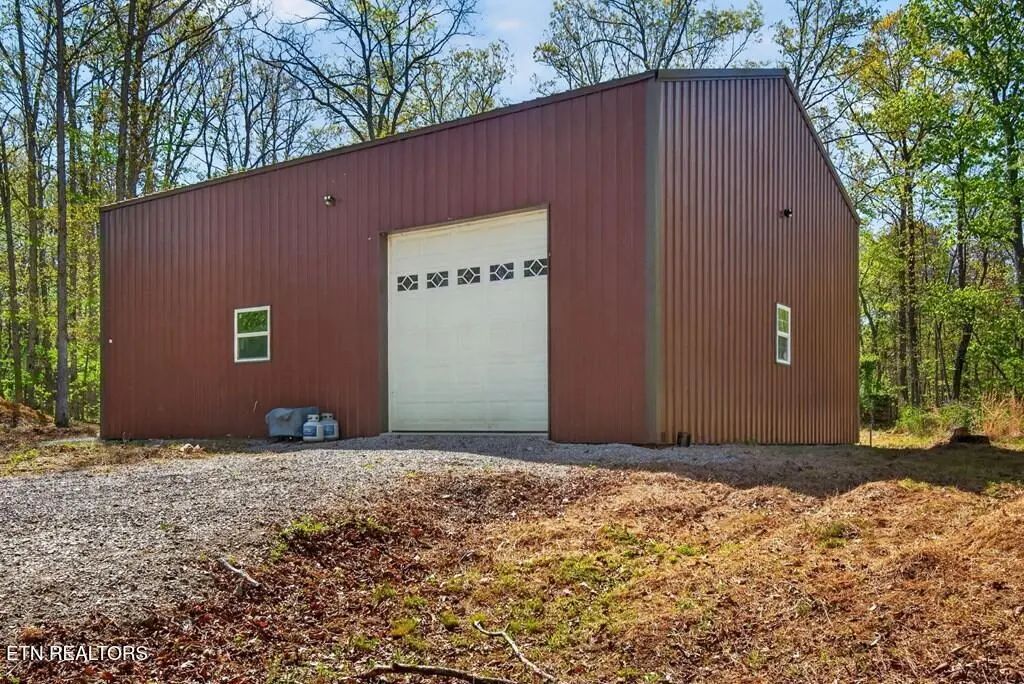 751 W Bluff Rd, Pikeville