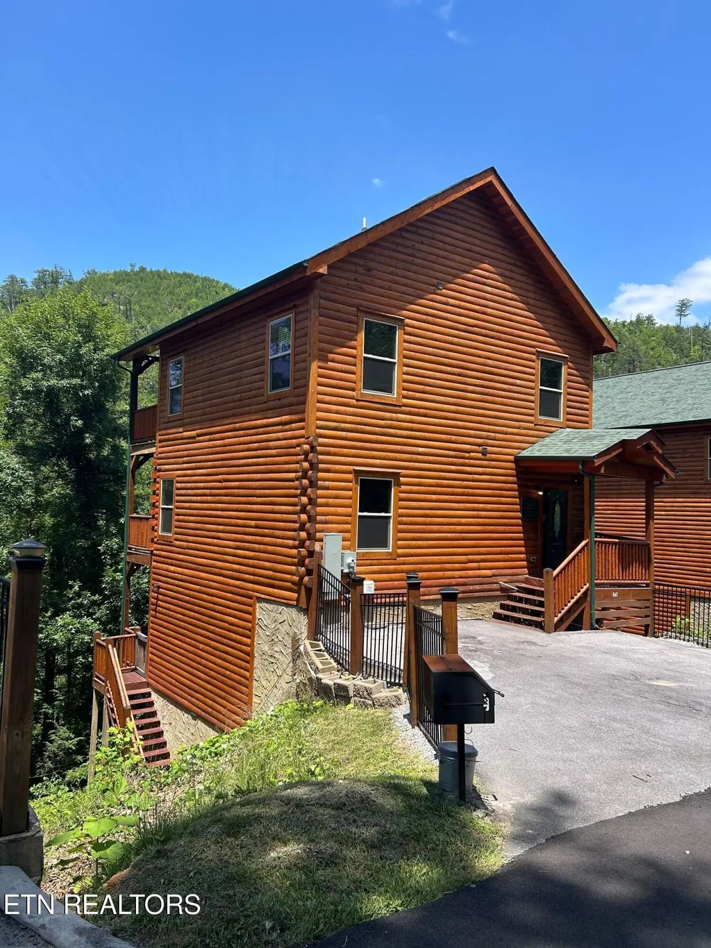 842 Black Bear Cub Way, Sevierville