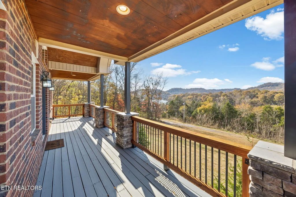 57 Lakeside Drive, Carthage