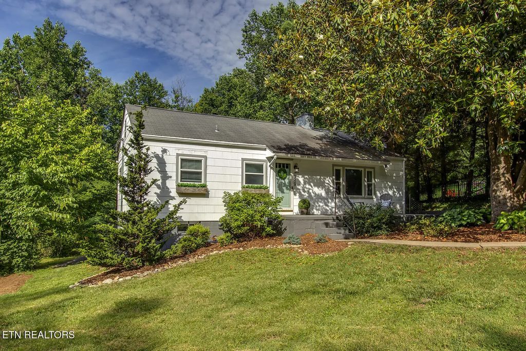 3929 Forest Glen Drive, Knoxville