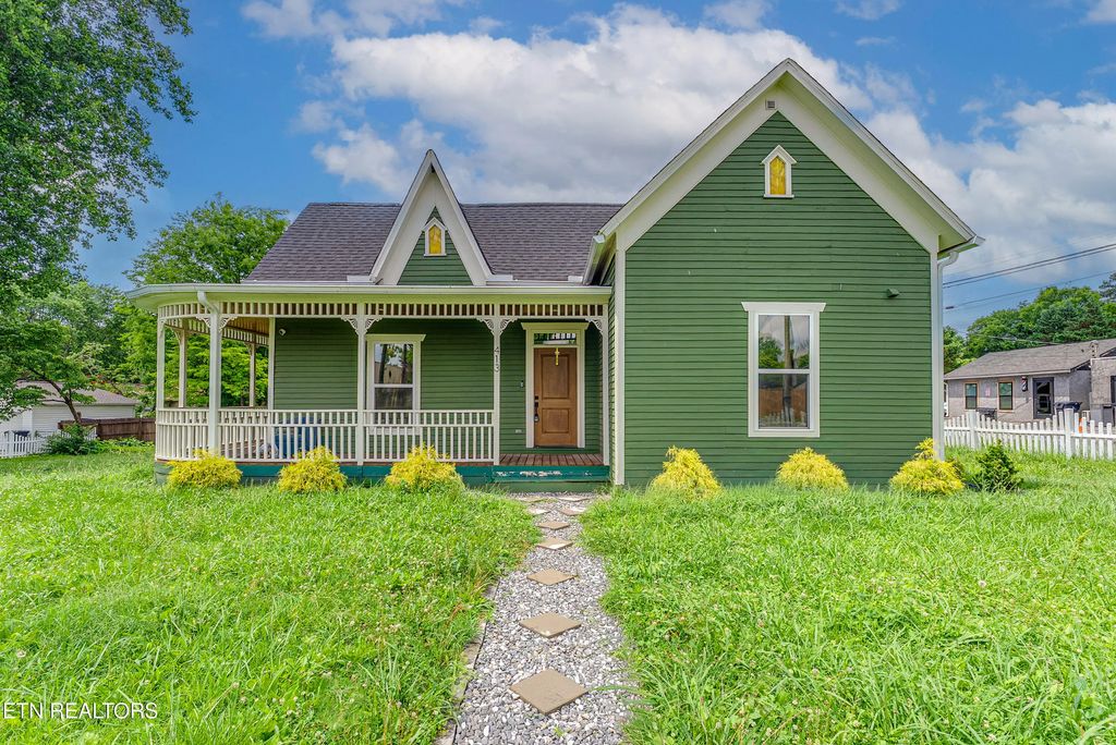 413 E Inskip Drive, Knoxville