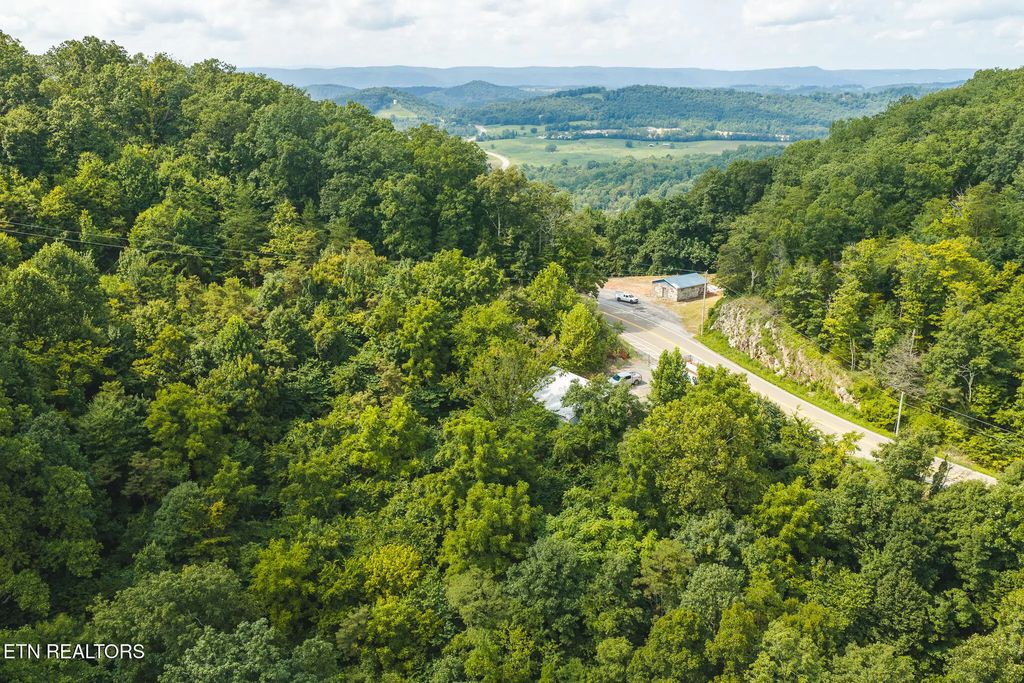 2595 Highway 31, Mooresburg