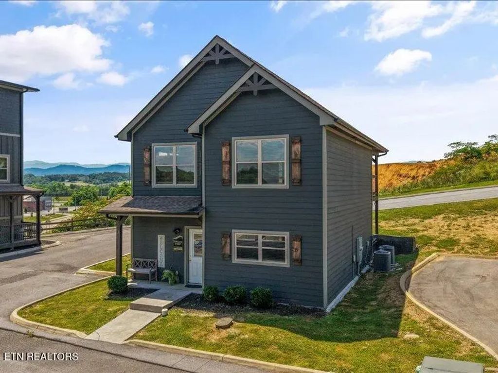1654 Veterans Blvd 1, Sevierville