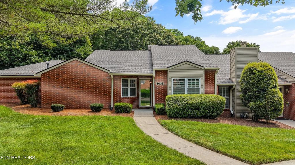 5035 Griffins Gate Lane, Knoxville