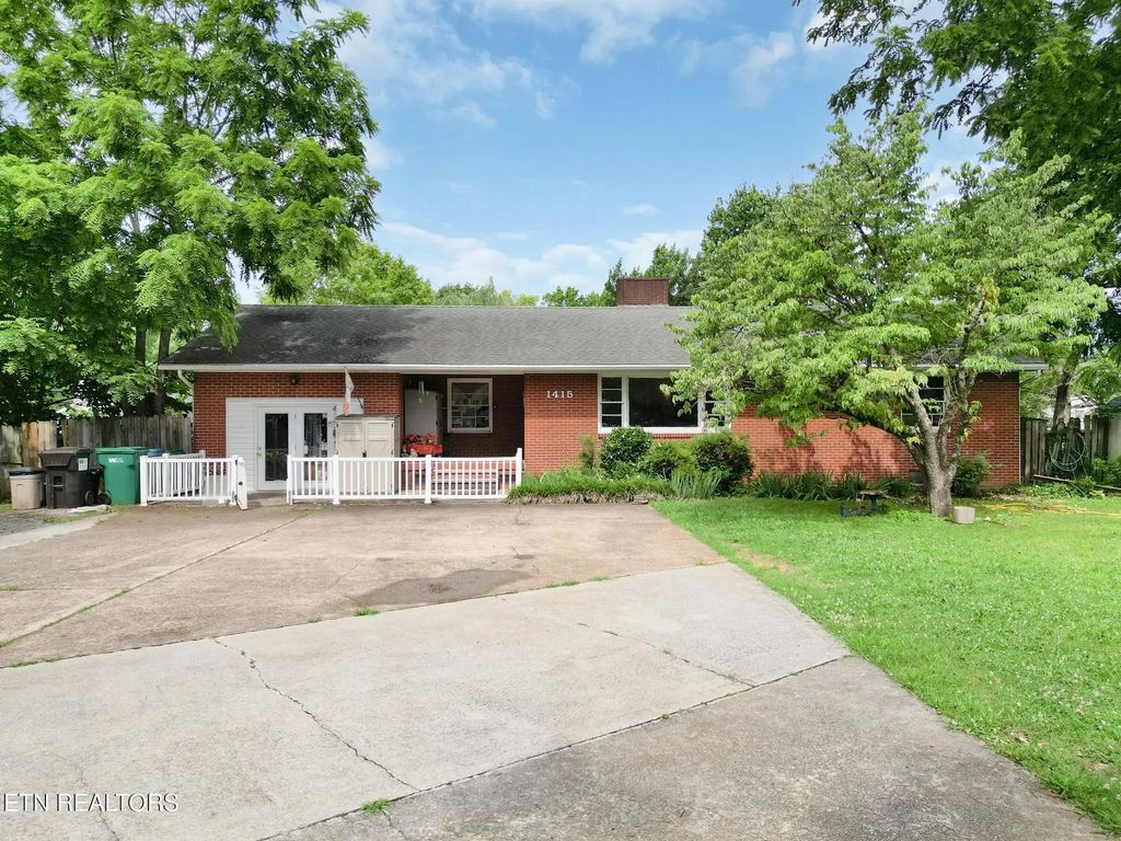 1415 Ebenezer Rd, Knoxville