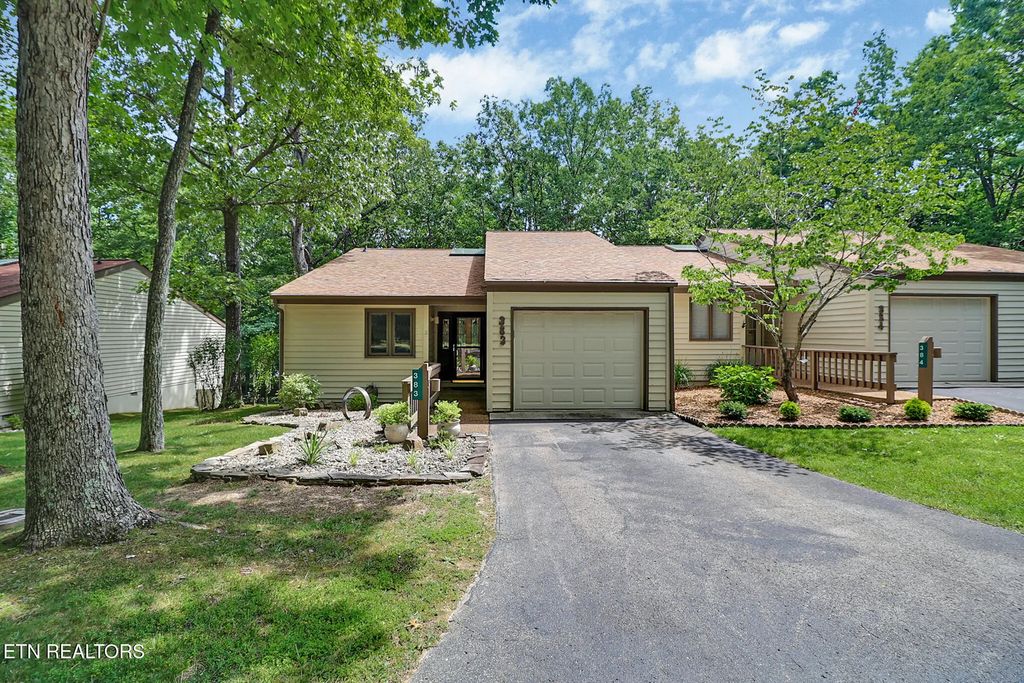 383 Lake Catherine Court, Crossville