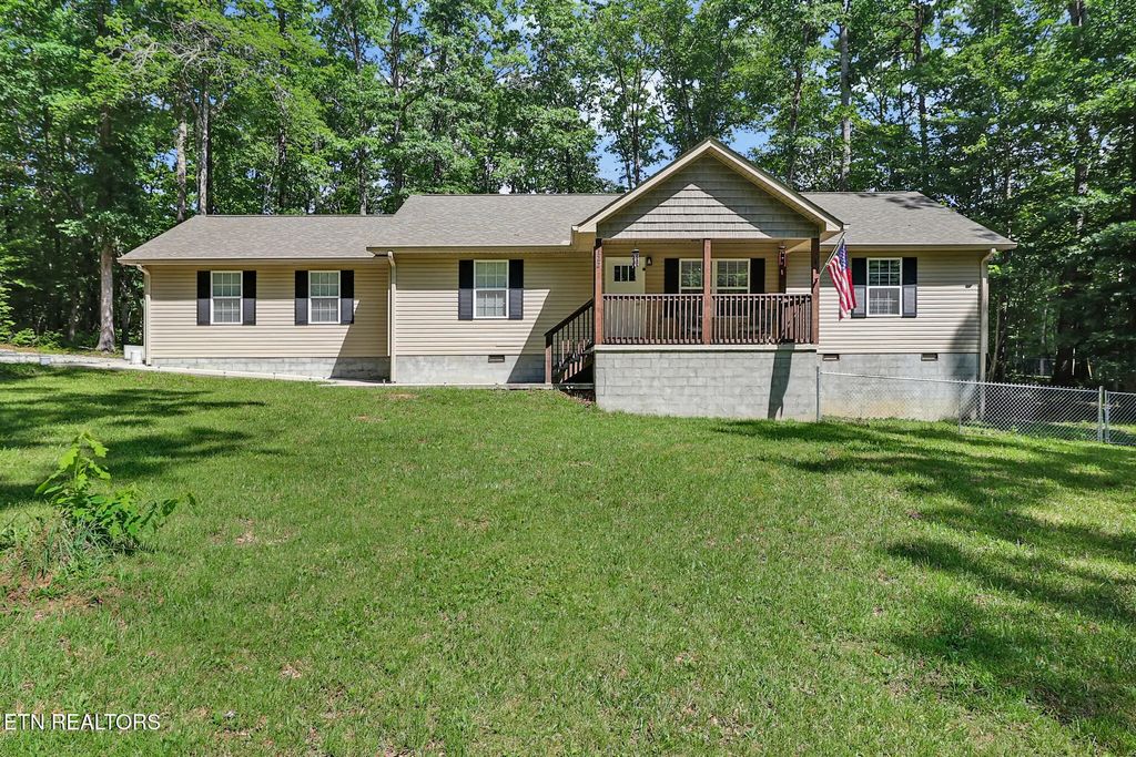122 Jay Loop, Jamestown