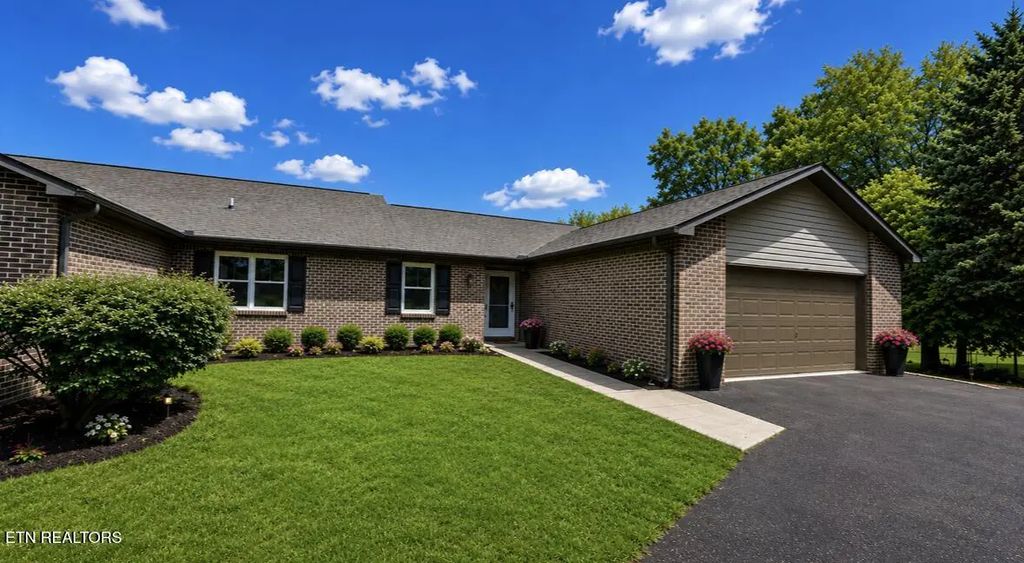 330 Villa Drive, Seymour