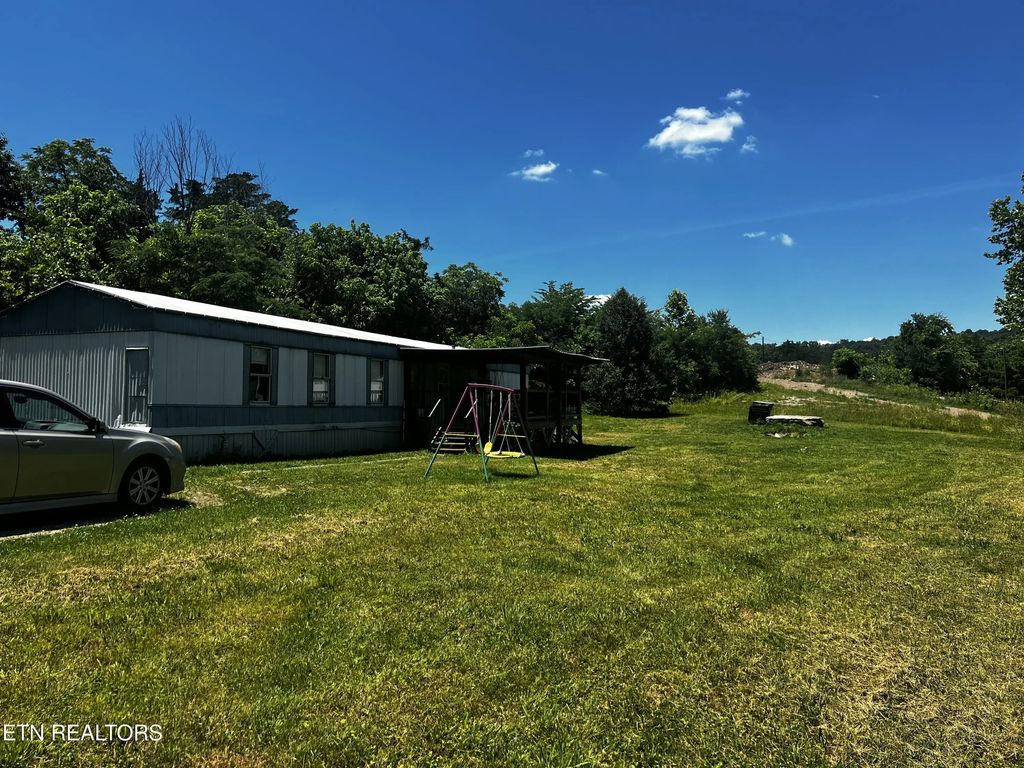 219 Cedar Ave, Luttrell