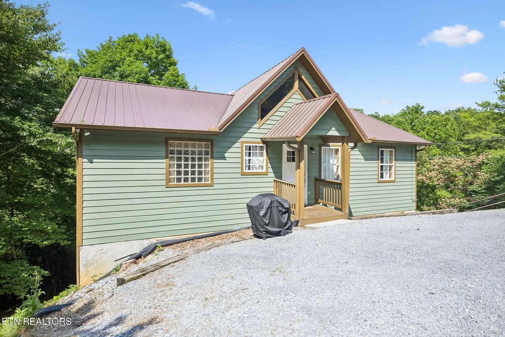 916 Hideaway Hills Circle, Sevierville