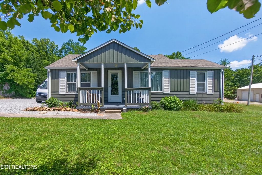 986 Sparta Hwy, Crossville