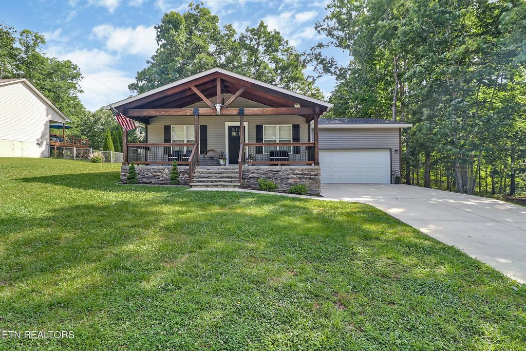 1004 Tia Lane, Crossville