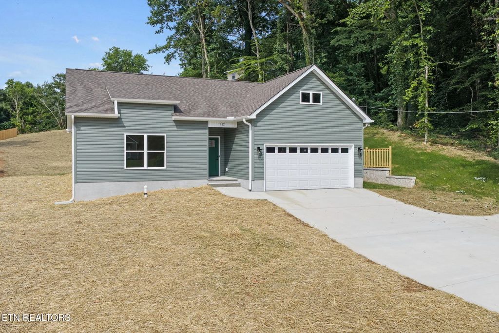 212 Westbury Drive, Clinton