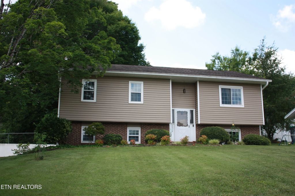 7709 Windsong Rd, Powell