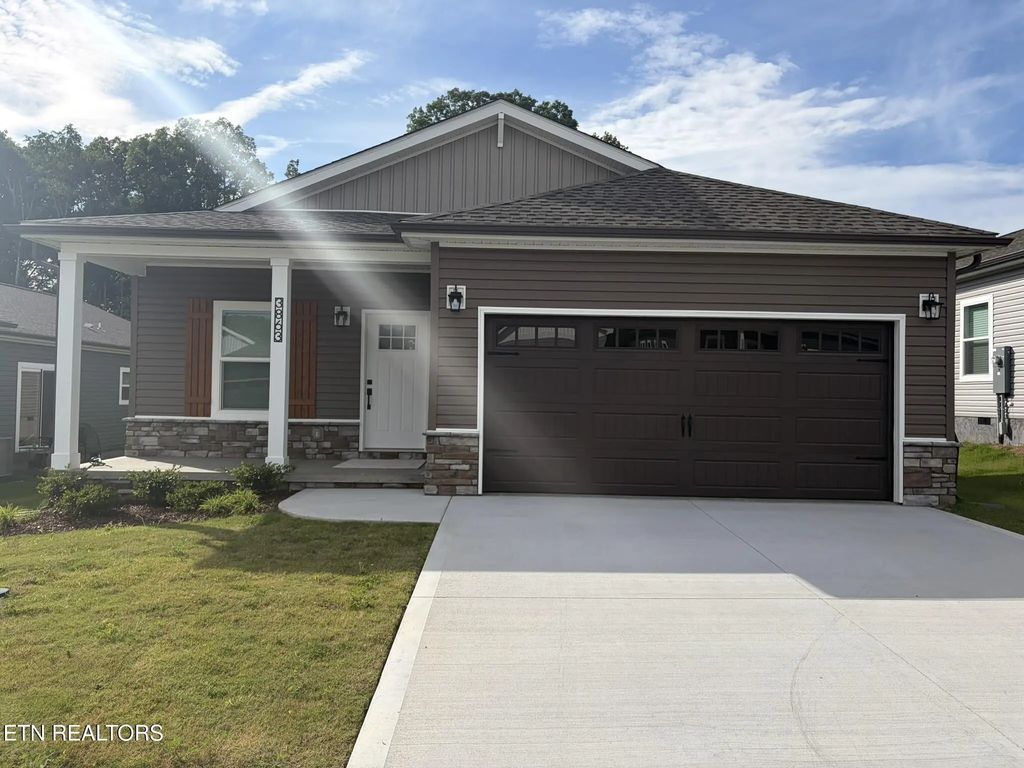 3863 Crimson Clover Lane, Knoxville