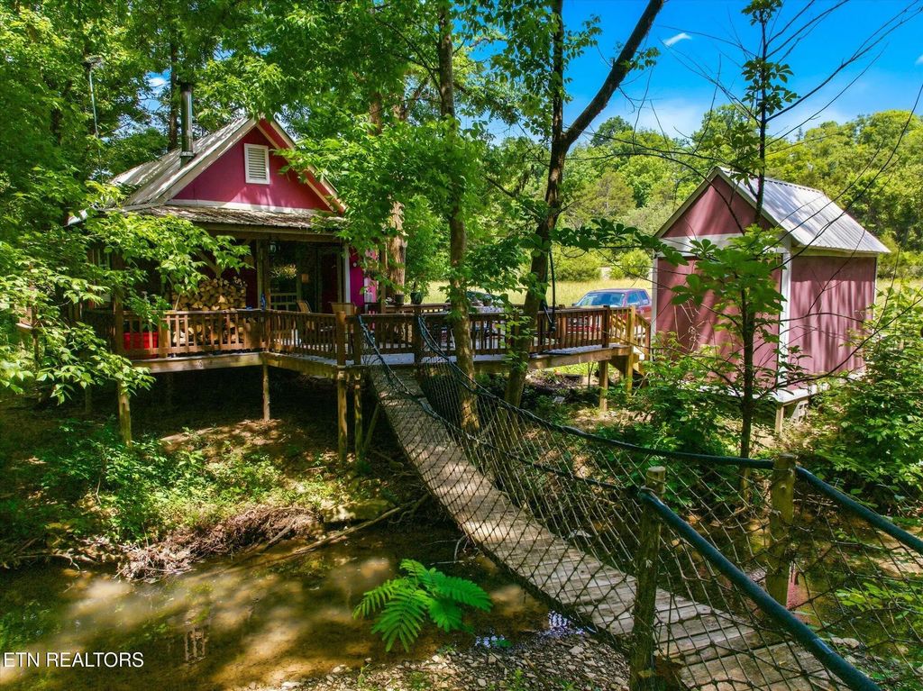 140 Donahue Rd, Luttrell