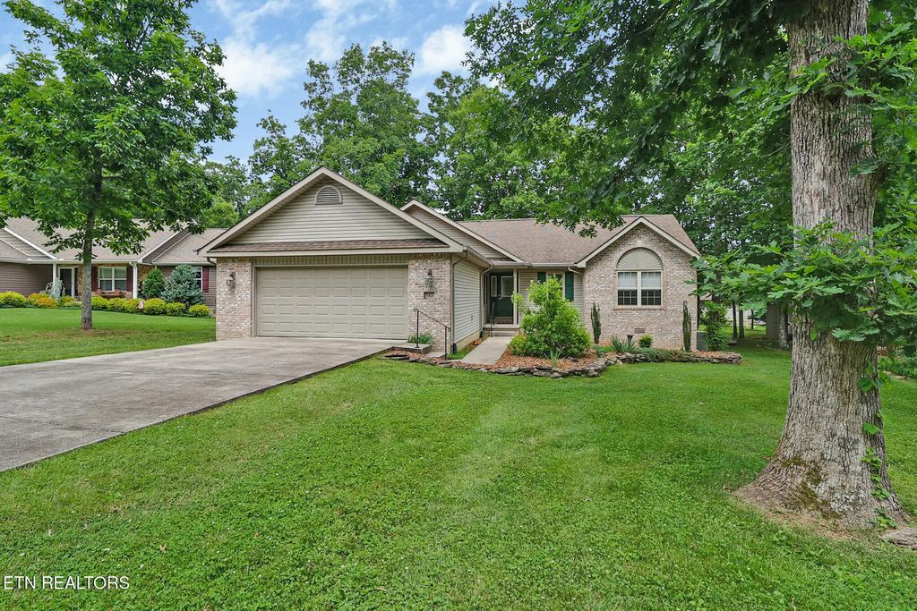 182 Berkshire Loop, Fairfield Glade