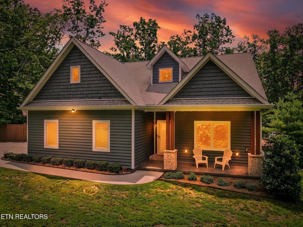 9133 Lynnwood Lane, Rockford