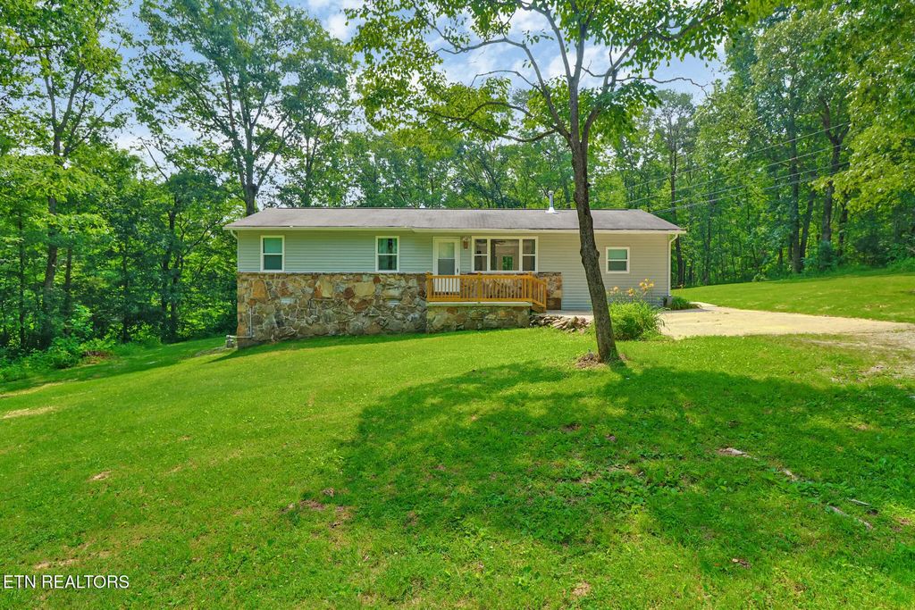 484 Kerrigan Rd, Crossville