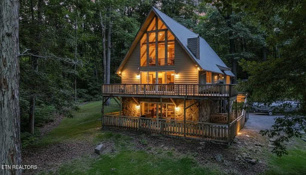 701 Cherokee Ridge Rd, Pikeville