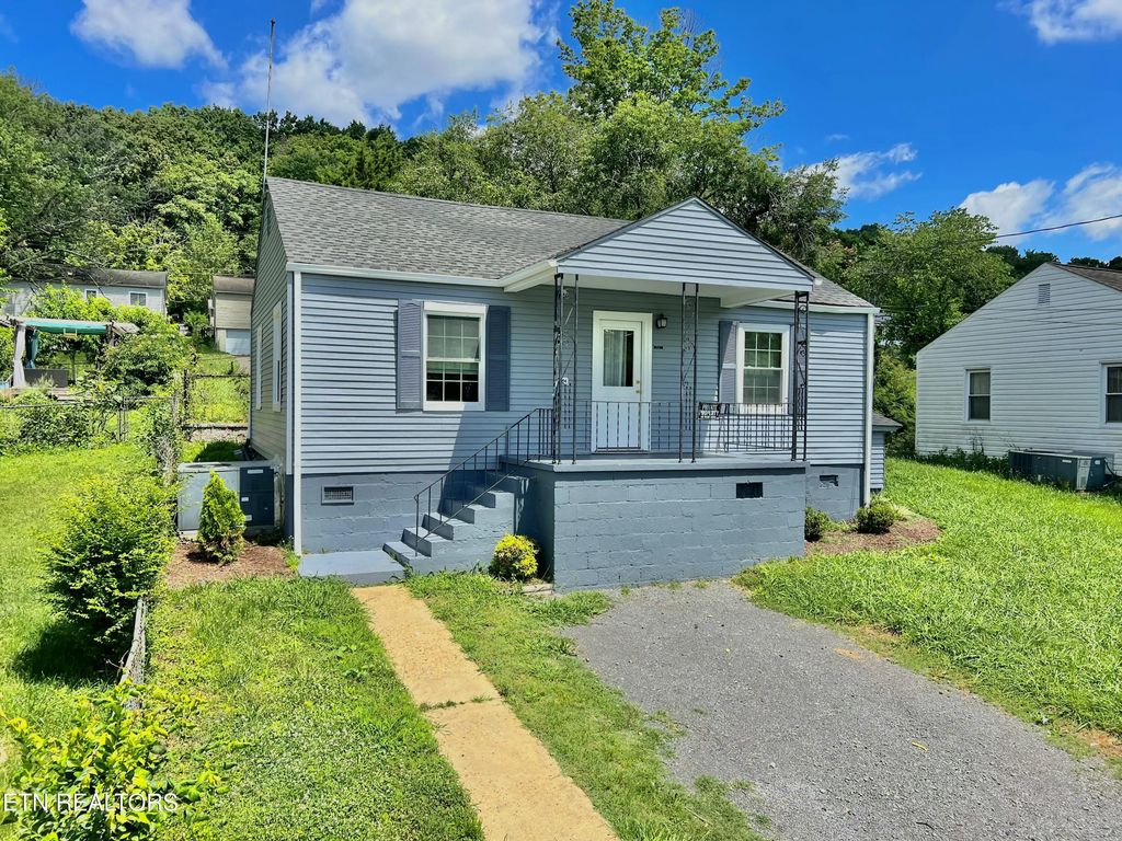 2627 Larkwood Lane, Knoxville