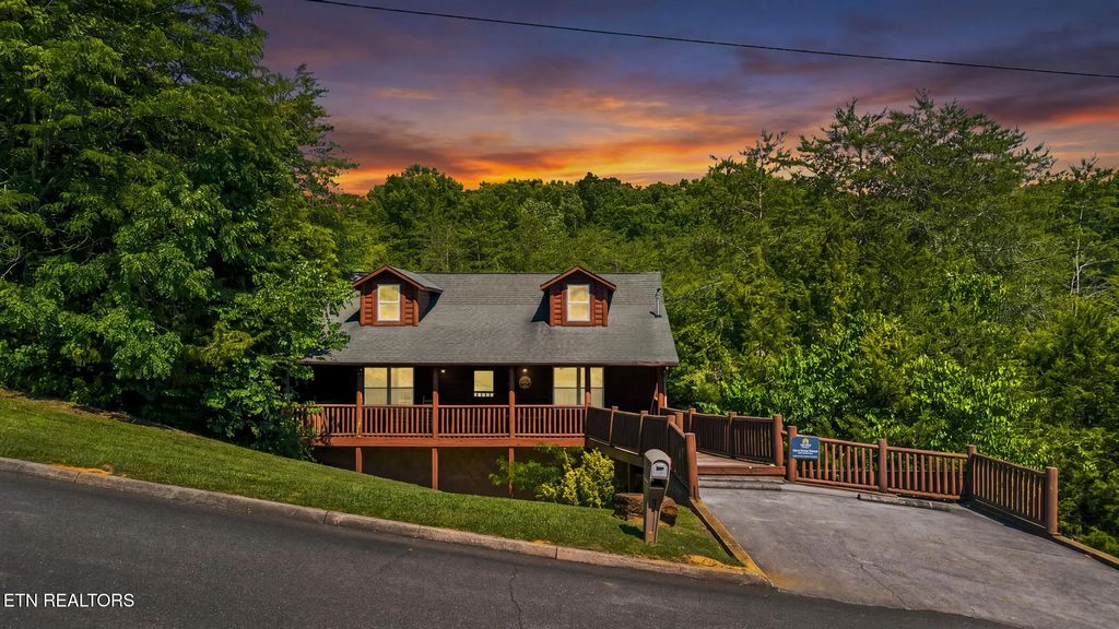 1960 Oakmont Drive, Sevierville