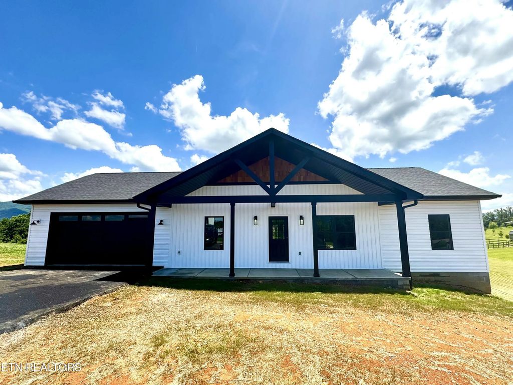 3016 Easy Going Lane, Newport