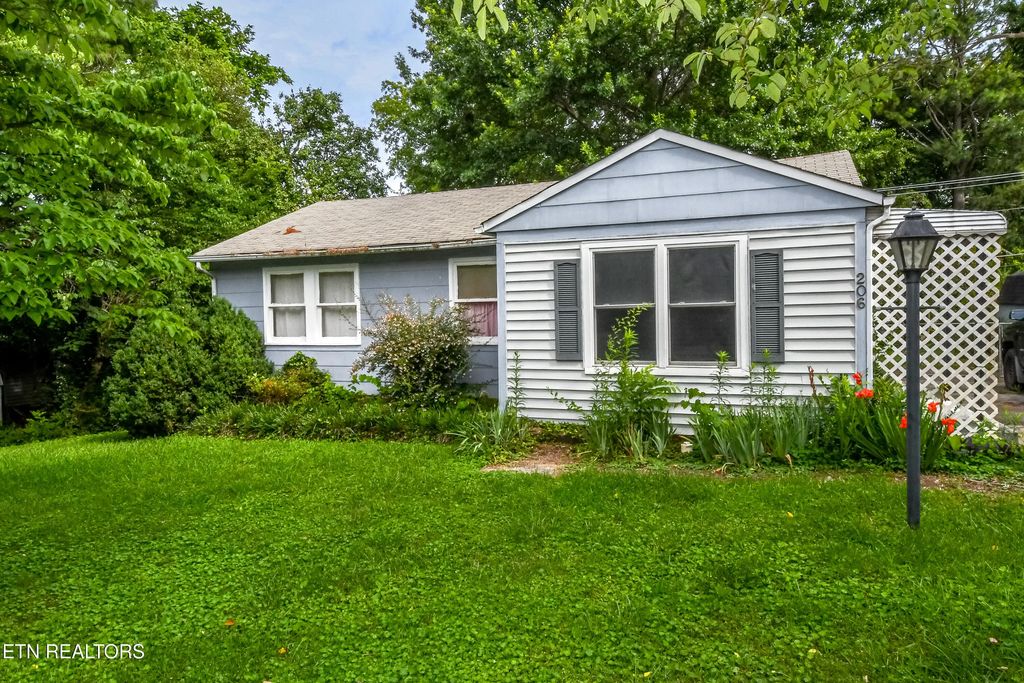 206 Main Rd, Maryville
