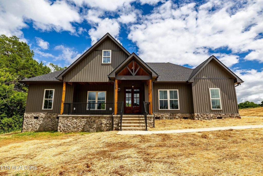 351 Meadow Rd, Greenback