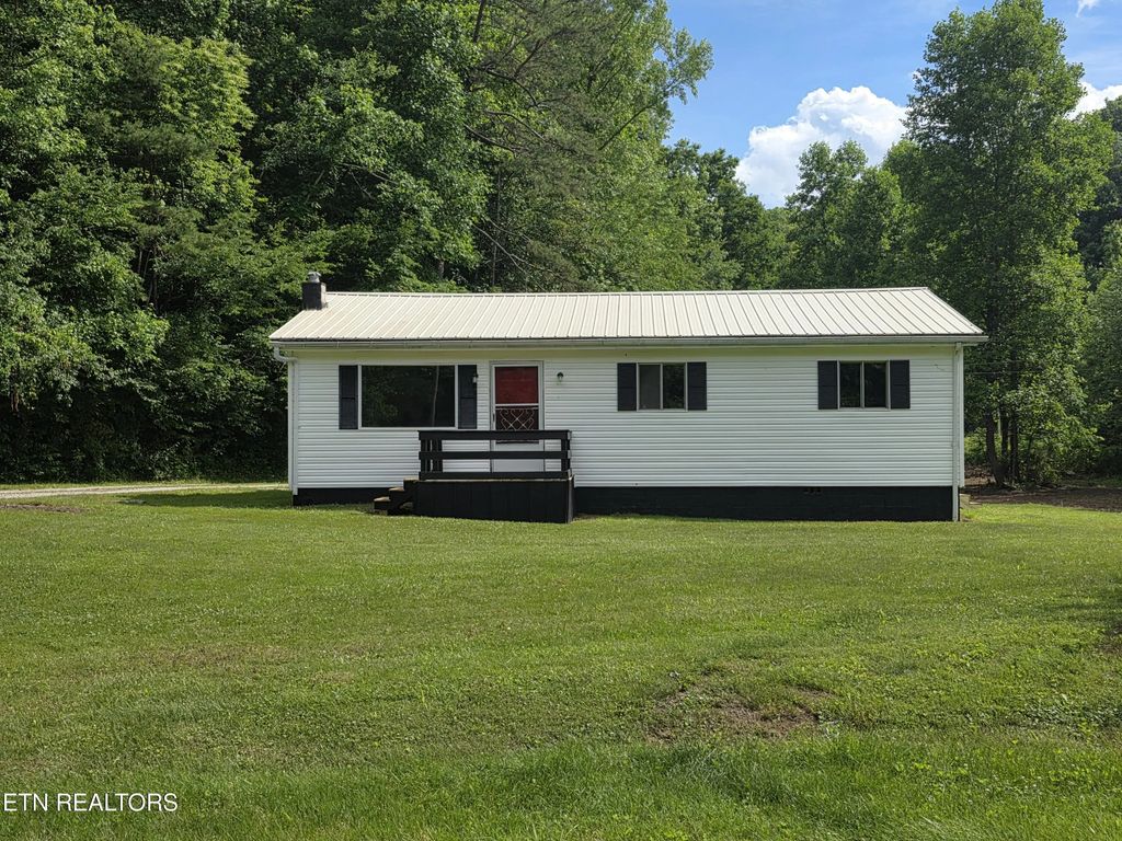 125 Willoughby Lane, Robbins